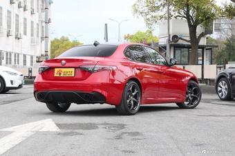 2024款Giulia 2.0T 280HP致敬传奇版
